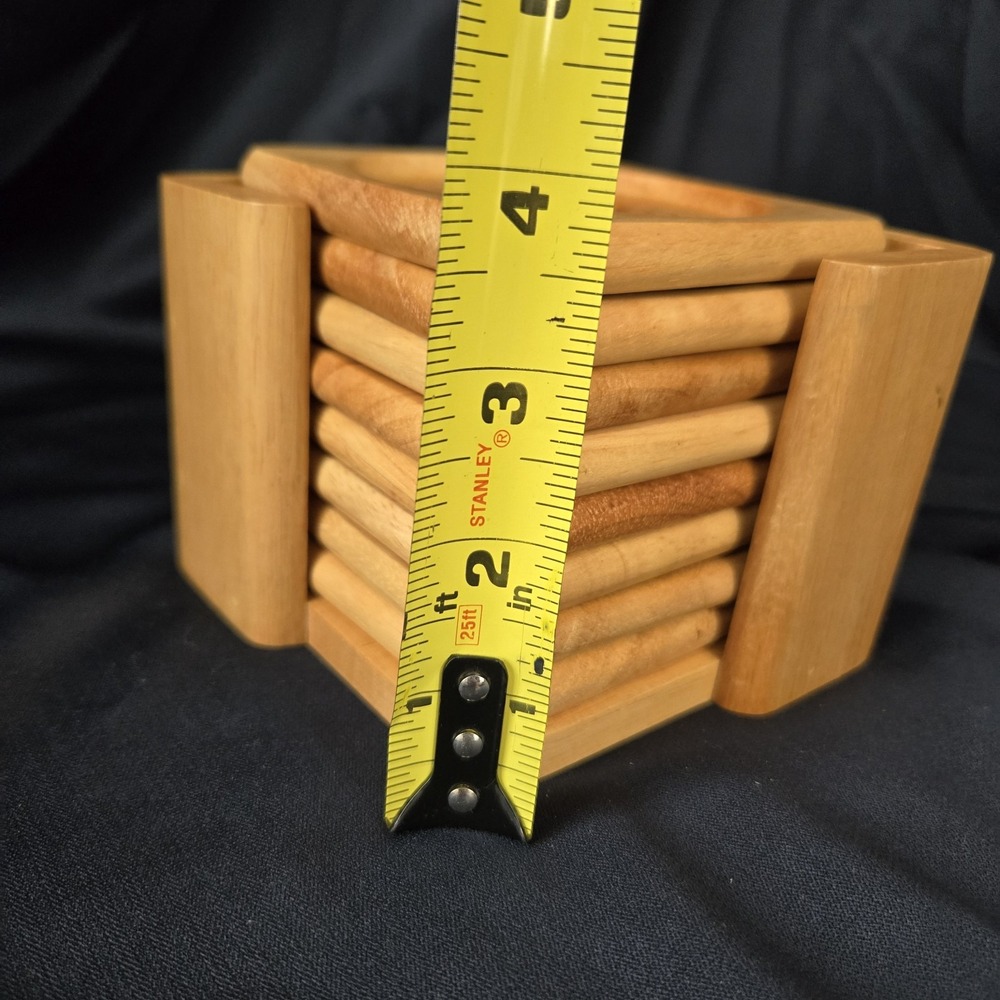 Dolphin Genuine Beechwood Wooden Holder and 8 Coasters Condensation Catch Rings - Picture 10 of 11